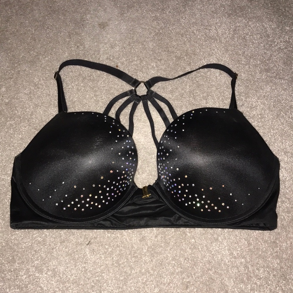Lightly worn vs front closure bra